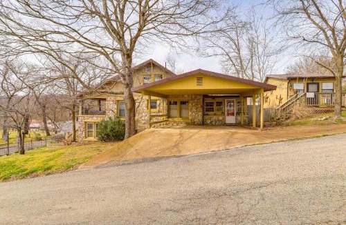 Hardy House | Historic 'Hardy House' on Main Street w/Fire Pit!