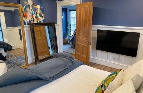 Church Hill Apartment | Historic Haven in Church Hill