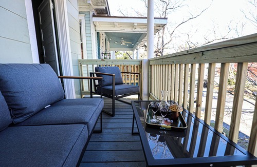 Midtown Apartment | Historic Hideaway by Forsyth