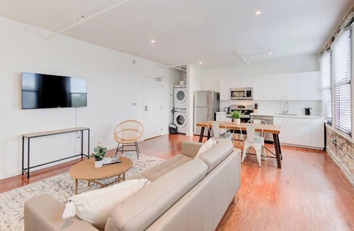 South Main Historic District Apartment | Historic Hideaway | Near Beale, Overton Park
