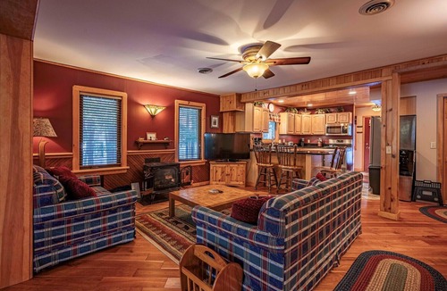 Inlet Cottage | Historic Highland Cottage - 4th Lake