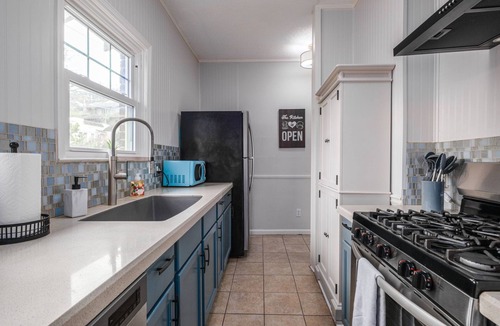 Crestline Heights House | Historic Highland Park Gem