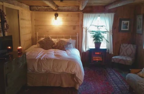 Braintree House | Historic Hilltop Farmstead with Sweeping Views & Private Hot Tub