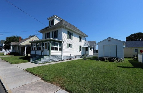 Chincoteague House | Historic Home Close to Main Street
