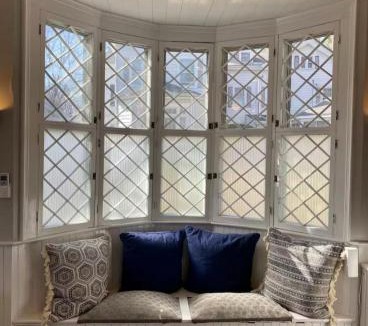 Pittsfield House | Historic Holmesdale cottage