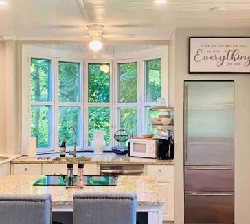 Pittsfield House | Historic Holmesdale cottage