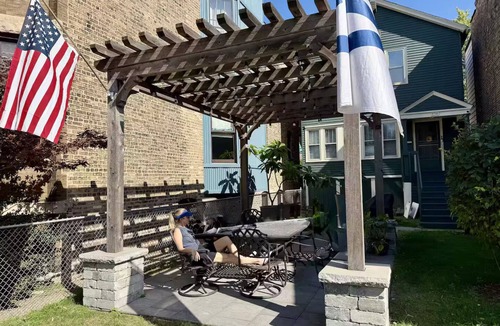 Wrigleyville House | Historic home 1-min walk to Wrigley Field