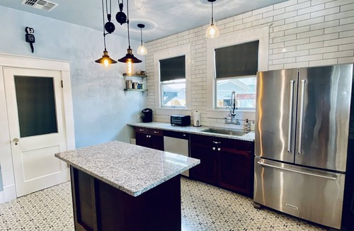 Eastside Promise Neighborhood House | Historic Home Downtown San Antonio Minutes from The Pearl/Riverwalk
