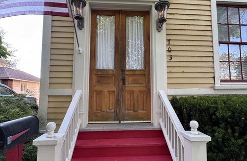 Port Huron House | Historic Home Downtown Port Huron