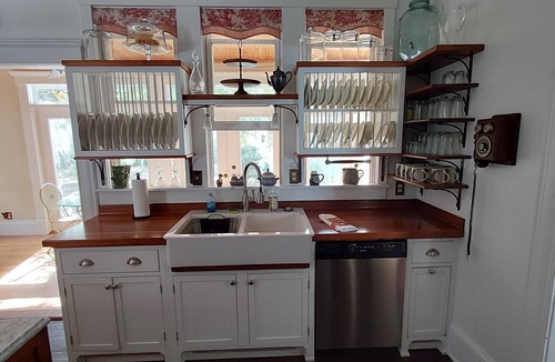 Woodbine House | Historic Home In Centrally Located Town