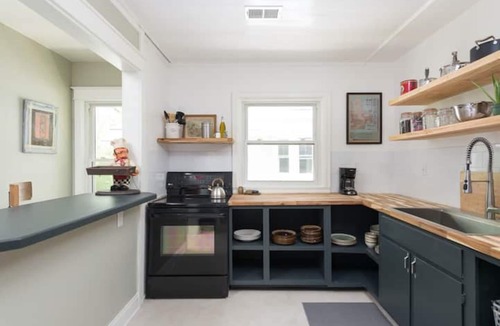 Hanover Place House | Historic Home in the Heart of the City on Street Car Line