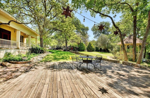 West Campus House | Historic Home in the Heart of Austin - Sleeps 10