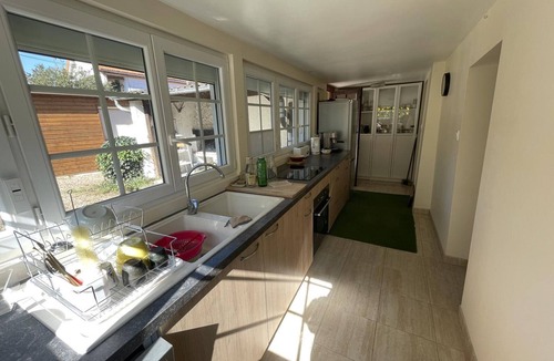 Tours Cottage | Historic Home in Tours with Garden and WIFI Included