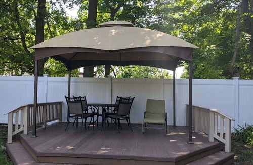 Downtown Niagara Falls House | Historic home just 2 blocks from the Aquarium and Falls!