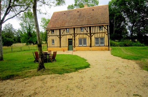 Saint-Aignan House | Historic Home Saint-Aignan by Lake