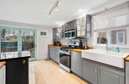 Newburyport House | Historic home w/charming courtyard