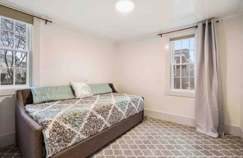 Newburyport House | Historic home w/charming courtyard