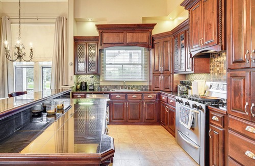 Jeanerette House | Historic Home w/Wraparound Porch + Private Yard!