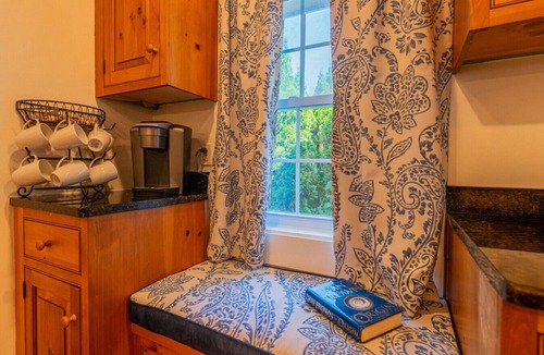 Manchester Center Apartment | Historic Home with Colonial Charm in Manchester