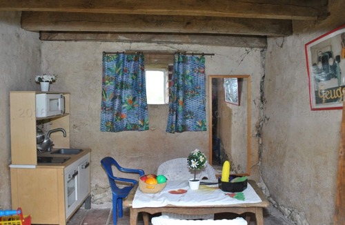 Les Bucherons Cottage | Historic home with heated pool & pets allowed, near Beauval Zoo