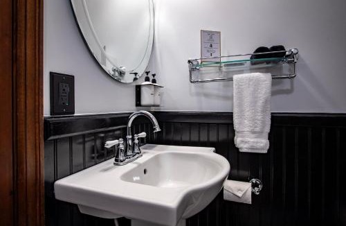 Packwood Hotel | Historic Hotel Packwood