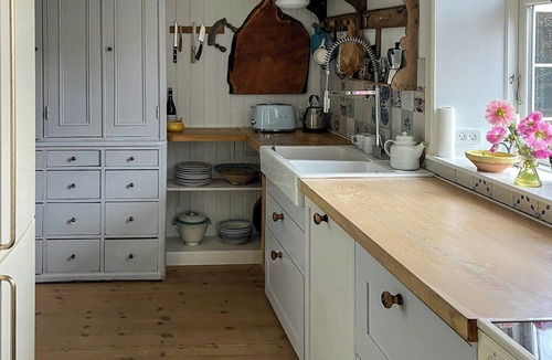 Svaneke House | Historic house at Aarsdale Harbor on Bornholm