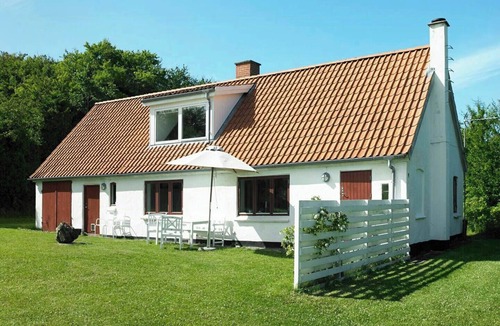 Frostrup House | Historic house on natural plot in Frøstrup