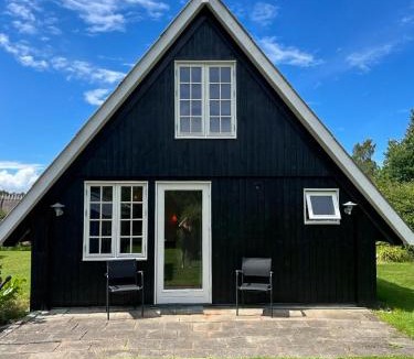 Dronningmolle House | Historic House With Exposed Beams Near Hornbæk