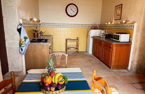 Lerne Cottage | Historic house with enclosed garden - 4 guests
