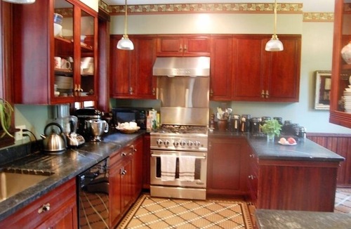 Lexington House | Historic House with Gardens Near Universities & Downtown