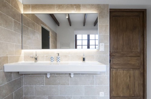 Eguilly House | Historic house with spa, sauna and hammam