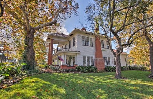 Huntington Cottage | Historic Huntington Home w/Pond & Flower Gardens!