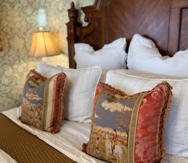 Faribault Hotel | Historic Hutch House