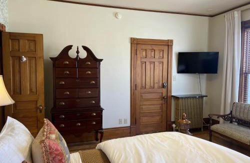 Faribault Hotel | Historic Hutch House