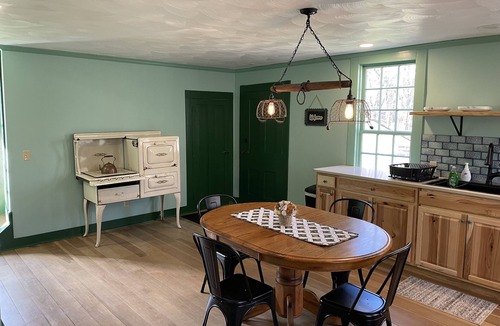 Mercer House | Historic IronMaster House at Springfield Falls