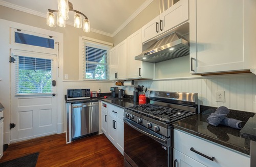 Arsenal Condo | Historic King William Gem Walk to Dining & Coffee