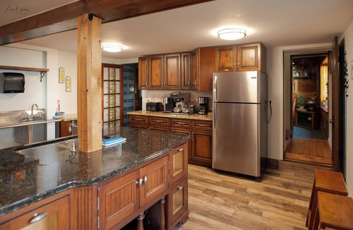 Deer River Cabin | Historic lakefront lodge with full bar, sauna, private boat ramp