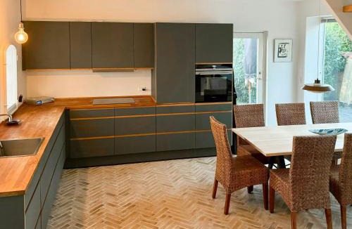 Gentofte House | Historic Laundry House By Gentofte Lake