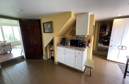 Fairfield House | Historic Lexington Getaway - Blue Ridge Views- Ideal for Families & Pets