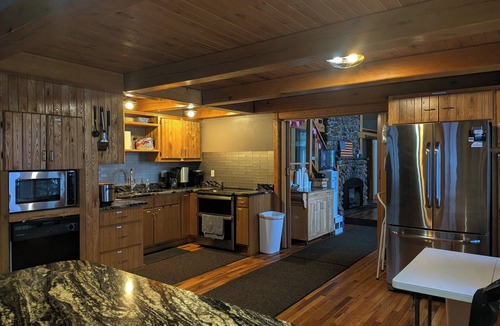 Walker Cabin | Historic Lodge on 48 Acres. 14 Beds, 4 bathrooms, accessible rooms throughout