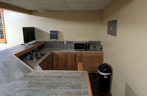 Walker Cabin | Historic Lodge on 48 Acres. 14 Beds, 4 bathrooms, accessible rooms throughout