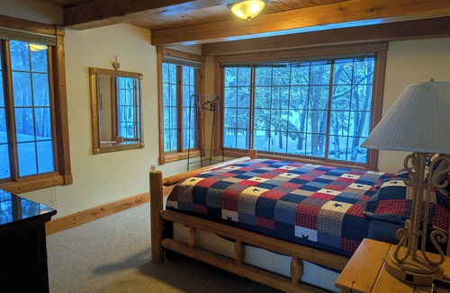 Walker Cabin | Historic Lodge on 48 Acres. 14 Beds, 4 bathrooms, accessible rooms throughout