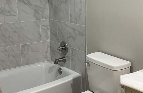 Rayne Apartment | Historic Loft apartment sleeps 6