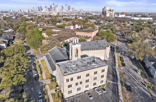 Greater East End Apartment | Historic loft in Downtown Houston