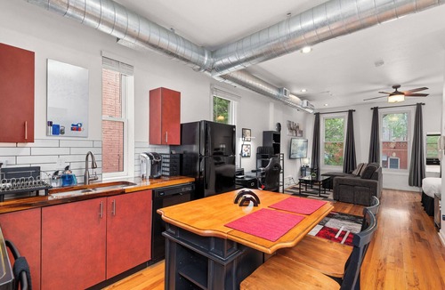 Highland Condo | Historic LoHi Top-Floor Studio, Private Entry, Deck, Laundry