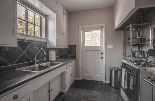 Alta Vista Apartment | Historic Luxury Two Bedroom near Downtown