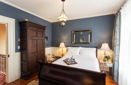 Historic Old Town Bed & Breakfast | Historic Lyons House