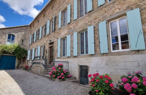Barbaira House | Historic maison de maître 4 person apt with AC in Barbaira 10mins to Carcassonne