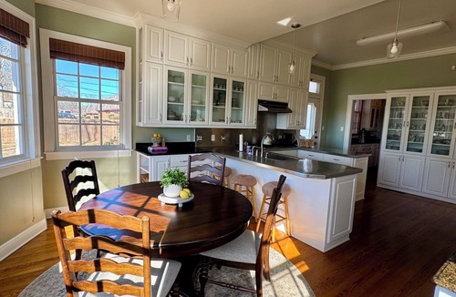Magnolia House | Historic Mansion Stay Near SAU & Square