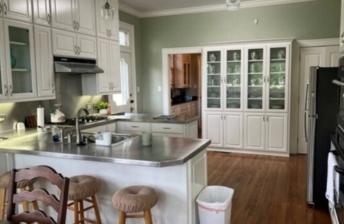 Magnolia House | Historic Mansion Stay Near SAU & Square